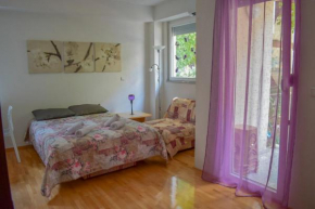 Studio with free parking